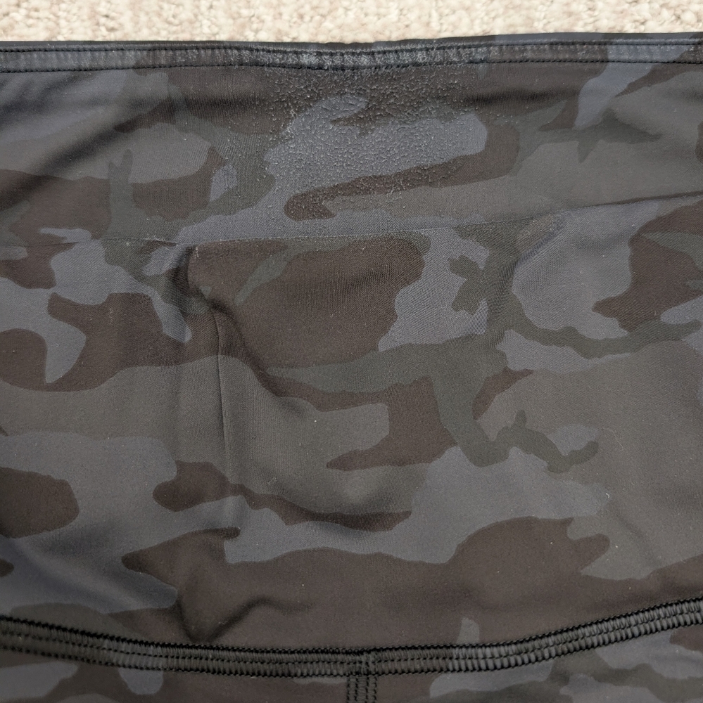 Lululemon Fast and Free 10" Short, Size 10 - Picture 4 of 4